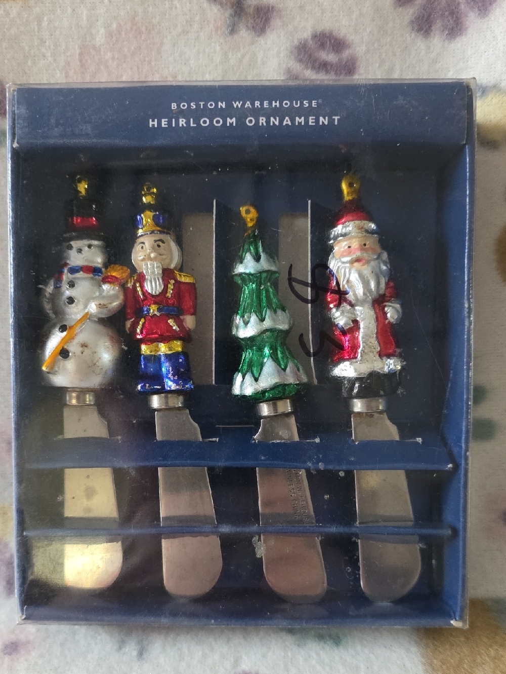 Boston Warehouse Festive Spreaders - Red, Green, White, Blue, Gold